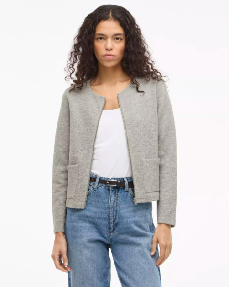 Chaqueta corta gris con cremallera – VILA - Imagen 2